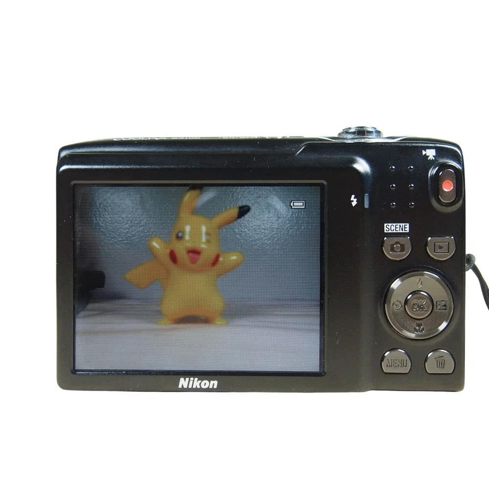 Nikon Coolpix S3100 14.0MP Digital Camera‎ Bundle Silver w/Charger + Battery EUC